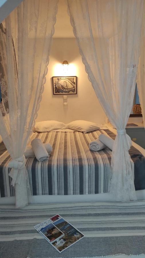 Lampi'S Dolphin Aparthotel Pátmos Екстериор снимка