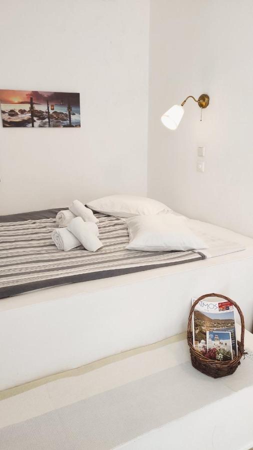 Lampi'S Dolphin Aparthotel Pátmos Екстериор снимка